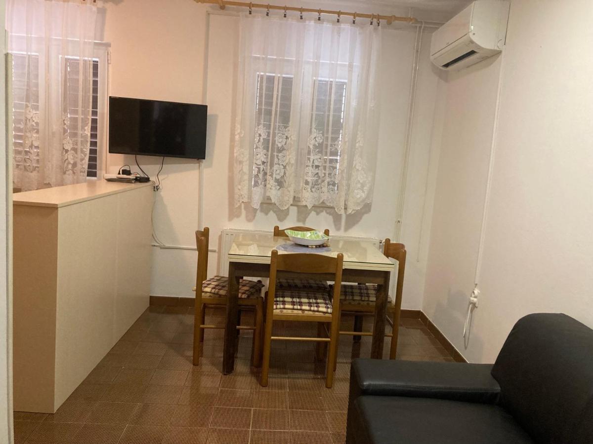 Apartments Hrnjic Umag Exterior foto
