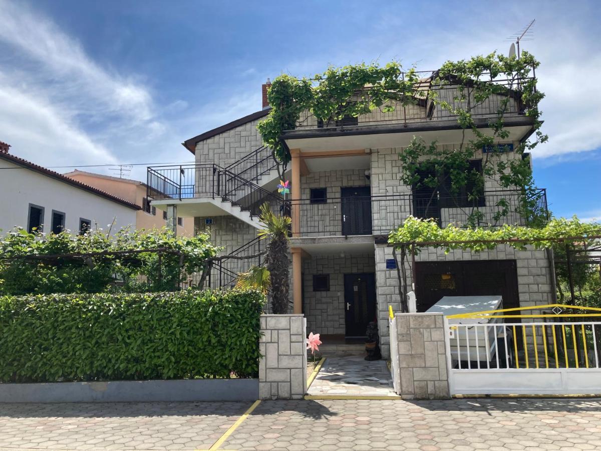 Apartments Hrnjic Umag Exterior foto